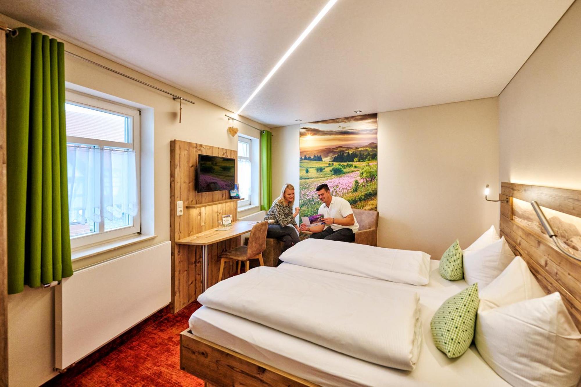 Landhotel Zur Grünen Kutte Bernshausen Exterior foto