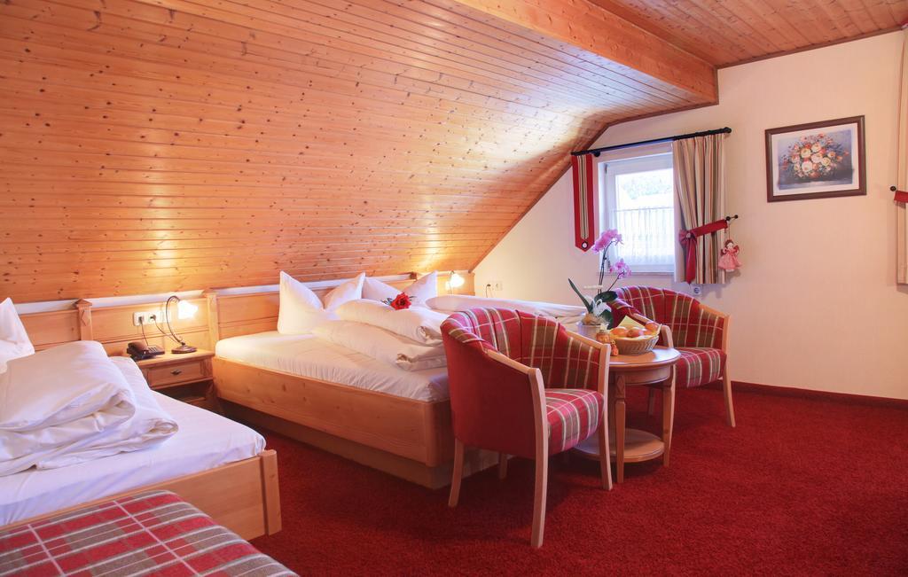 Landhotel Zur Grünen Kutte Bernshausen Zimmer foto