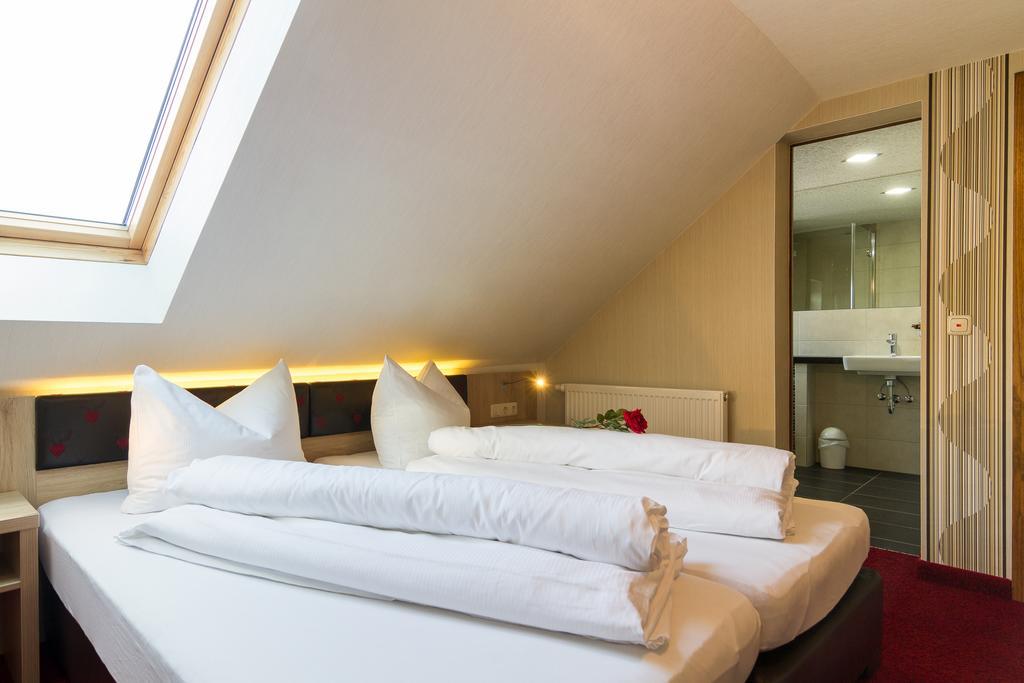 Landhotel Zur Grünen Kutte Bernshausen Exterior foto