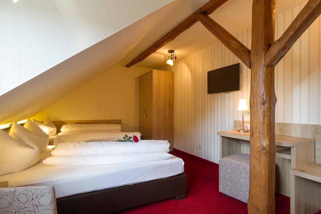 Landhotel Zur Grünen Kutte Bernshausen Exterior foto